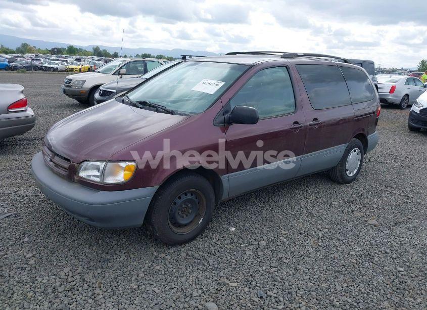 Photo 2 of 2000 Toyota Sienna LE (VIN 4T3ZF13C0YU179830)