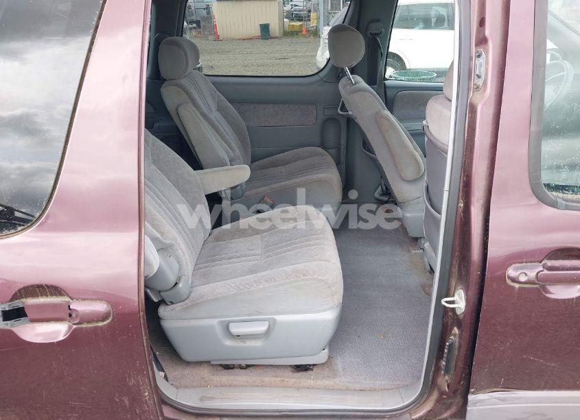 Photo 8 of 2000 Toyota Sienna LE (VIN 4T3ZF13C0YU179830)