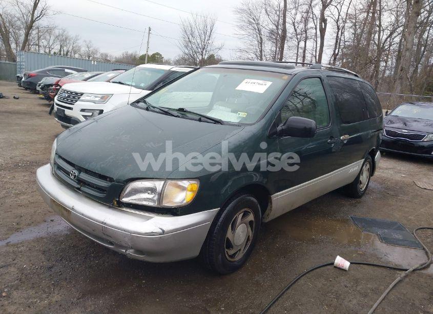 Photo 2 of 2000 Toyota Sienna XLE (VIN 4T3ZF13C0YU205410)