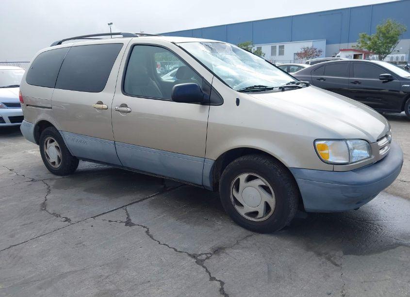 2000 Toyota Sienna LE (VIN 4T3ZF13C0YU273075) main photo