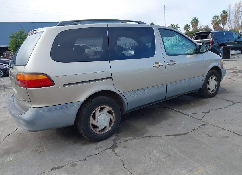 Photo 4 of 2000 Toyota Sienna LE (VIN 4T3ZF13C0YU273075)