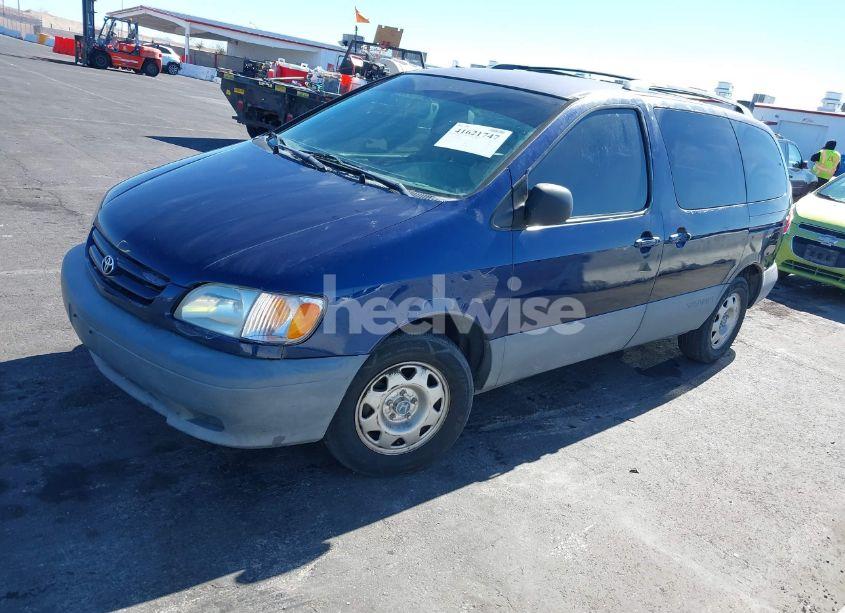 Photo 2 of 2001 Toyota Sienna LE (VIN 4T3ZF13C11U389231)