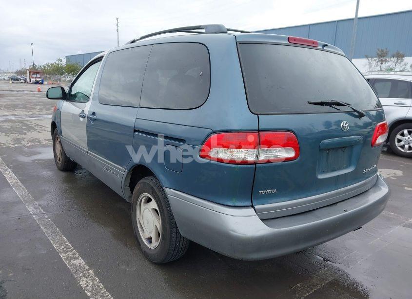 Photo 3 of 2001 Toyota Sienna XLE (VIN 4T3ZF13C11U395630)