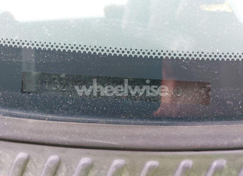 Photo 9 of 2001 Toyota Sienna XLE (VIN 4T3ZF13C11U395630)