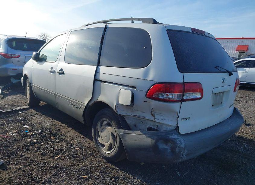 Photo 3 of 2001 Toyota Sienna LE (VIN 4T3ZF13C11U404777)