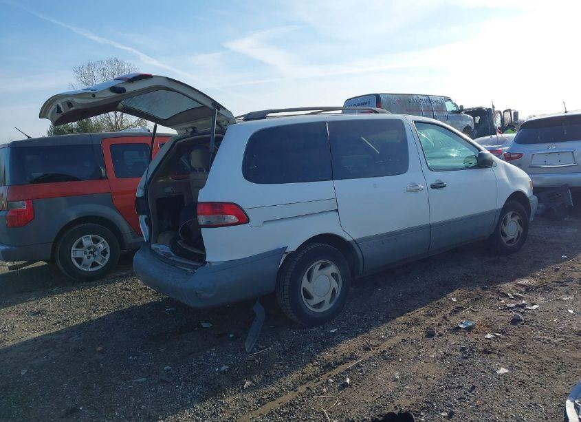 Photo 4 of 2001 Toyota Sienna LE (VIN 4T3ZF13C11U404777)