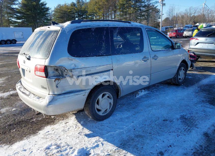 Photo 4 of 2002 Toyota Sienna LE (VIN 4T3ZF13C12U421046)
