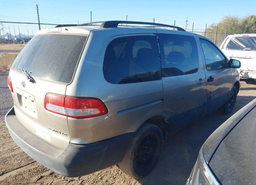 Photo 4 of 2002 Toyota Sienna LE (VIN 4T3ZF13C12U463118)