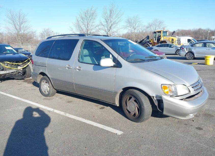 2003 Toyota Sienna XLE (VIN 4T3ZF13C13U529989) main photo