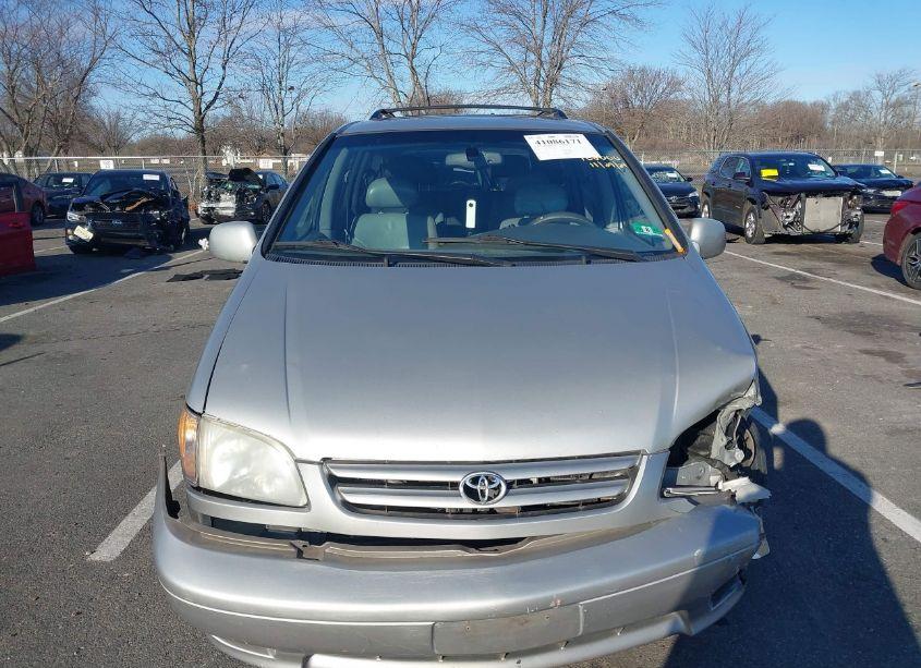 Photo 12 of 2003 Toyota Sienna XLE (VIN 4T3ZF13C13U529989)