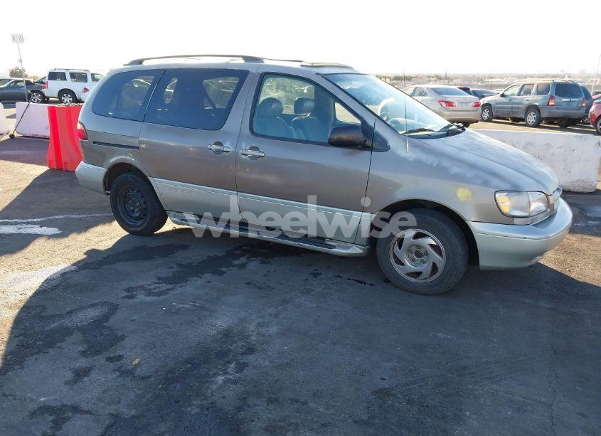 1998 Toyota Sienna XLE (VIN 4T3ZF13C1WU051030) main photo