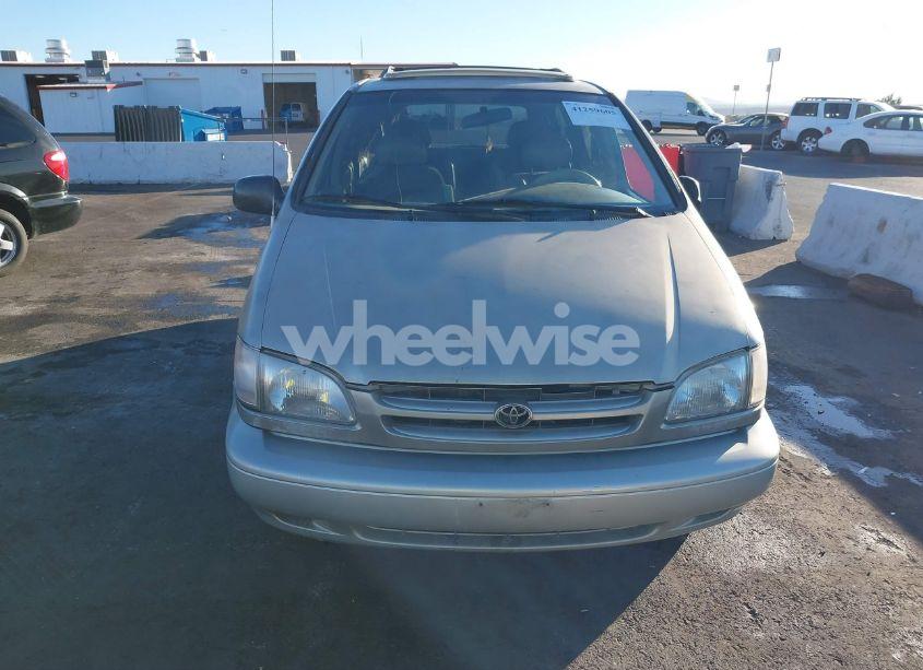 Photo 12 of 1998 Toyota Sienna XLE (VIN 4T3ZF13C1WU051030)