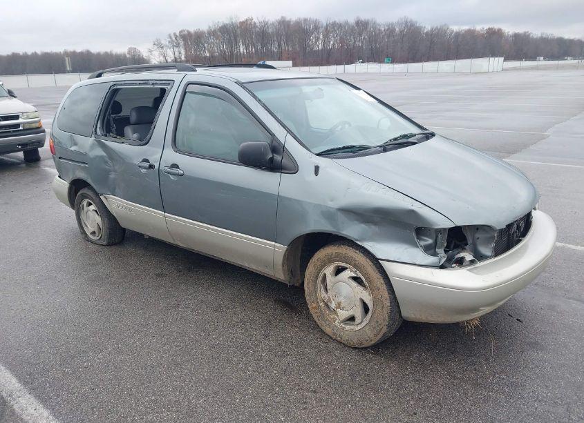 1998 Toyota Sienna XLE (VIN 4T3ZF13C1WU063694) main photo