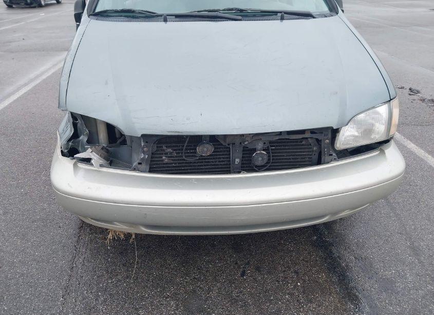 Photo 12 of 1998 Toyota Sienna XLE (VIN 4T3ZF13C1WU063694)