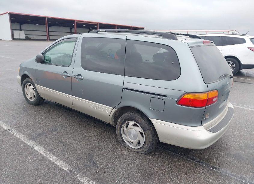 Photo 3 of 1998 Toyota Sienna XLE (VIN 4T3ZF13C1WU063694)