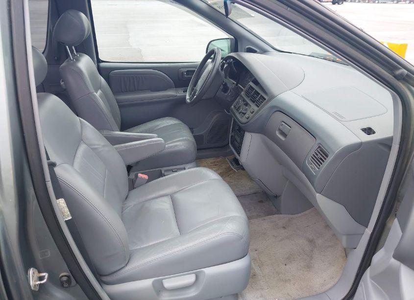 Photo 5 of 1998 Toyota Sienna XLE (VIN 4T3ZF13C1WU063694)