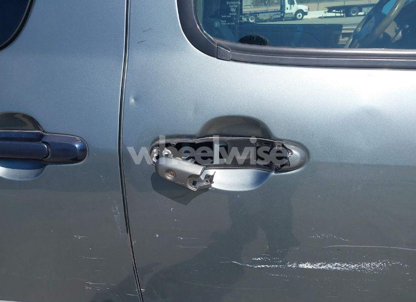 Photo 13 of 1999 Toyota Sienna LE (VIN 4T3ZF13C1XU097653)