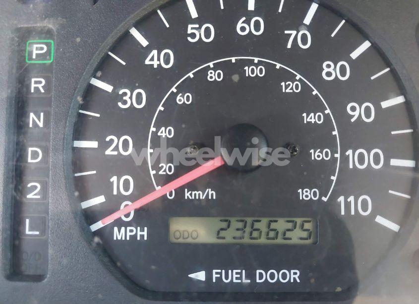 Photo 7 of 1999 Toyota Sienna LE (VIN 4T3ZF13C1XU097653)