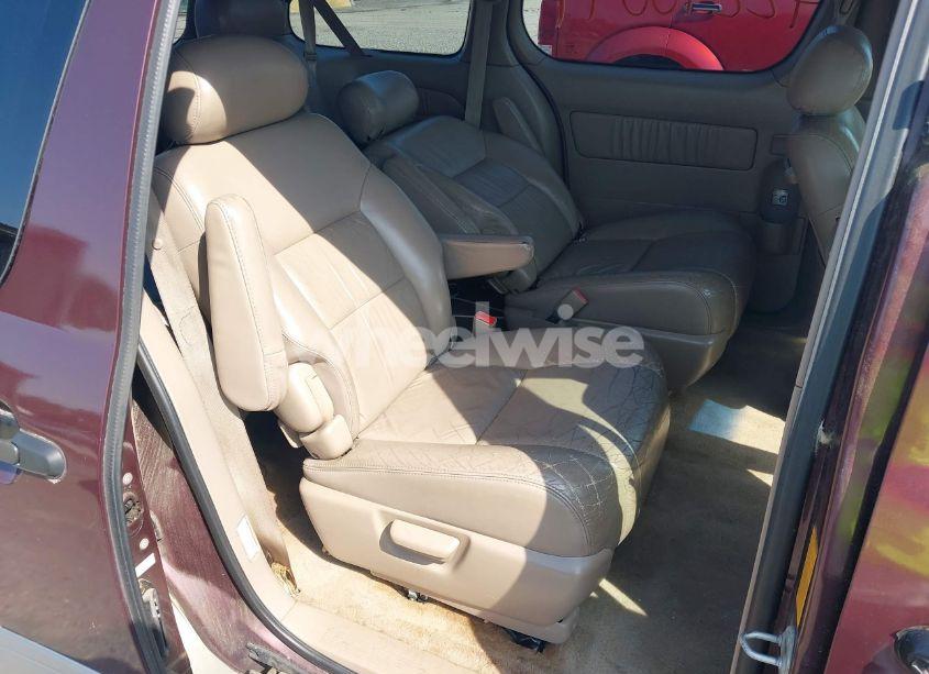 Photo 8 of 2000 Toyota Sienna XLE (VIN 4T3ZF13C1YU187368)