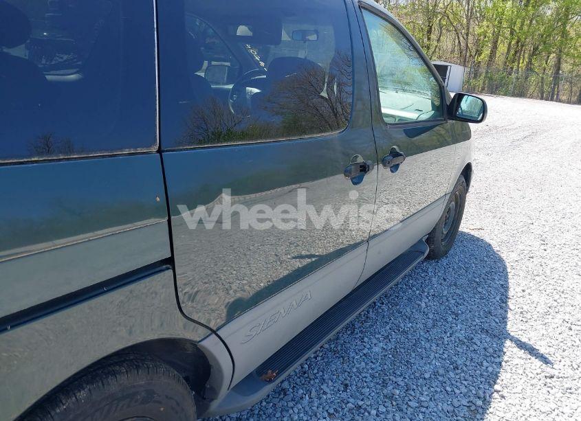 Photo 6 of 2000 Toyota Sienna LE (VIN 4T3ZF13C1YU291486)