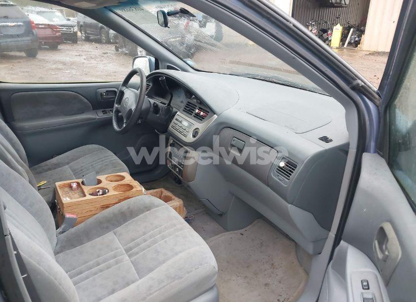 Photo 5 of 2001 Toyota Sienna XLE (VIN 4T3ZF13C21U339020)