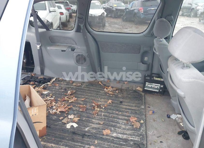 Photo 8 of 2001 Toyota Sienna XLE (VIN 4T3ZF13C21U339020)