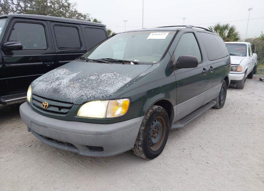 Photo 2 of 2001 Toyota Sienna LE (VIN 4T3ZF13C21U362233)