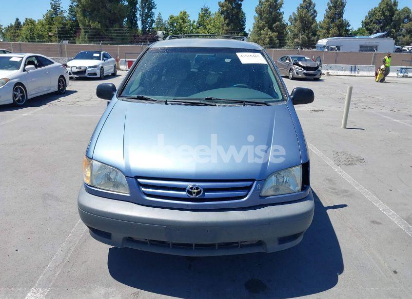 Photo 6 of 2002 Toyota Sienna LE (VIN 4T3ZF13C22U421833)