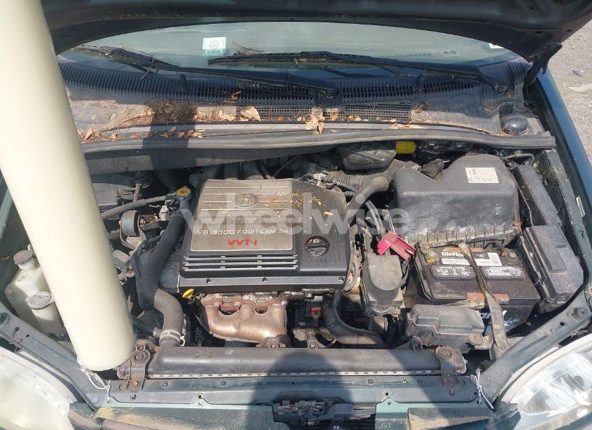 Photo 10 of 2002 Toyota Sienna XLE (VIN 4T3ZF13C22U422237)