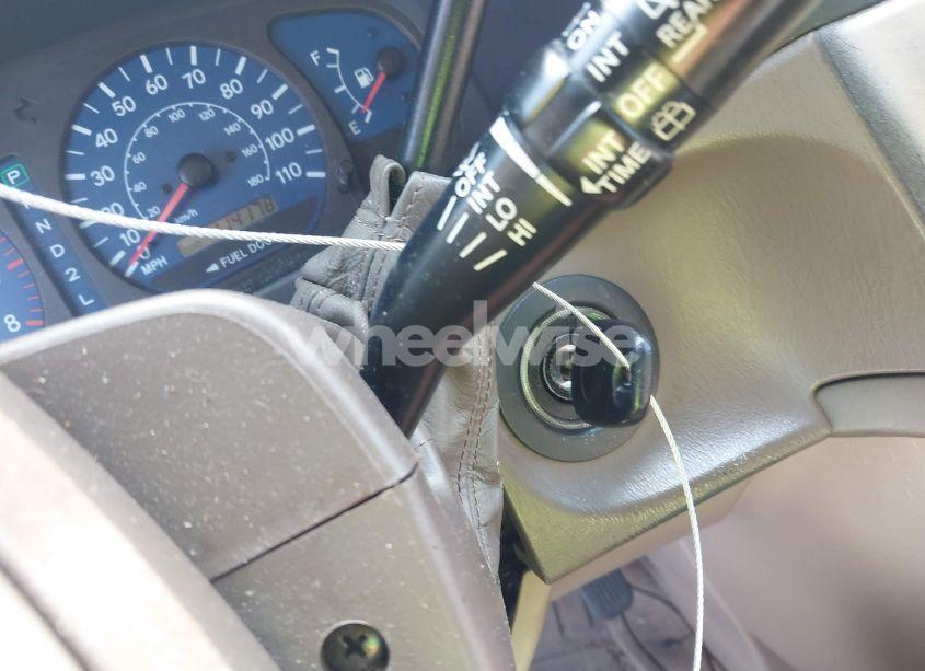 Photo 11 of 2002 Toyota Sienna XLE (VIN 4T3ZF13C22U422237)