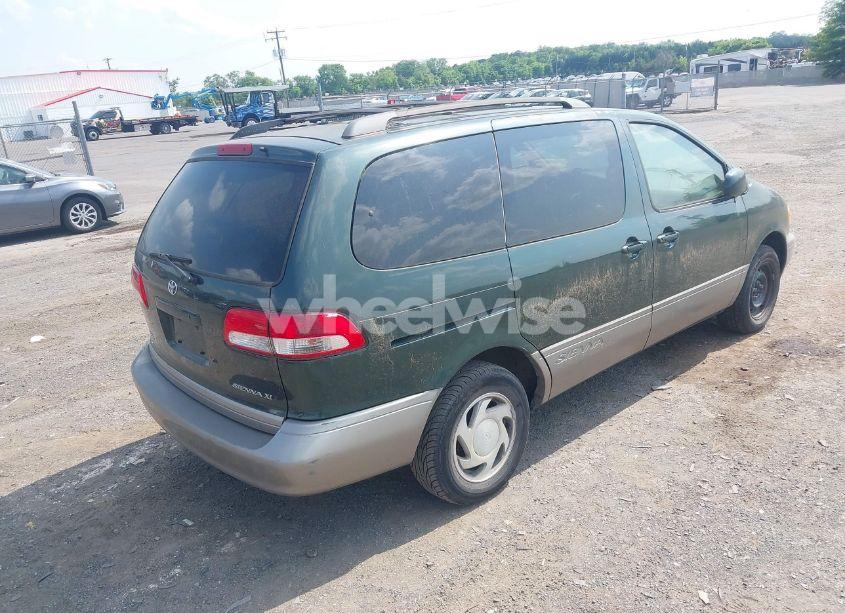 Photo 4 of 2002 Toyota Sienna XLE (VIN 4T3ZF13C22U422237)