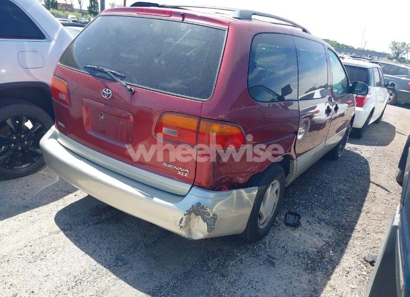 Photo 4 of 1998 Toyota Sienna XLE (VIN 4T3ZF13C2WU049089)