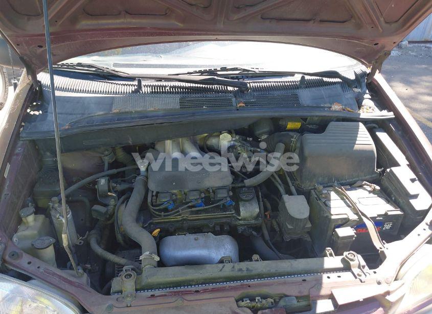 Photo 10 of 1998 Toyota Sienna LE/XLE (VIN 4T3ZF13C2WU088376)