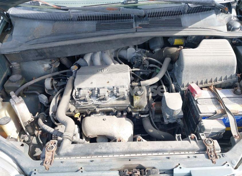 Photo 10 of 1999 Toyota Sienna LE/XLE (VIN 4T3ZF13C2XU118641)