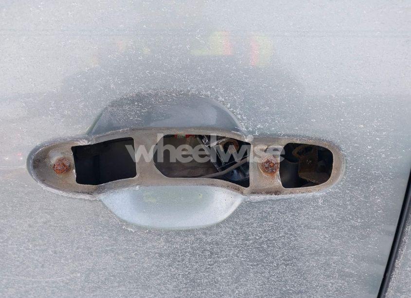 Photo 13 of 1999 Toyota Sienna LE/XLE (VIN 4T3ZF13C2XU118641)