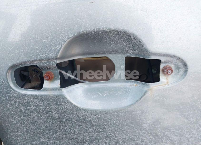 Photo 15 of 1999 Toyota Sienna LE/XLE (VIN 4T3ZF13C2XU118641)