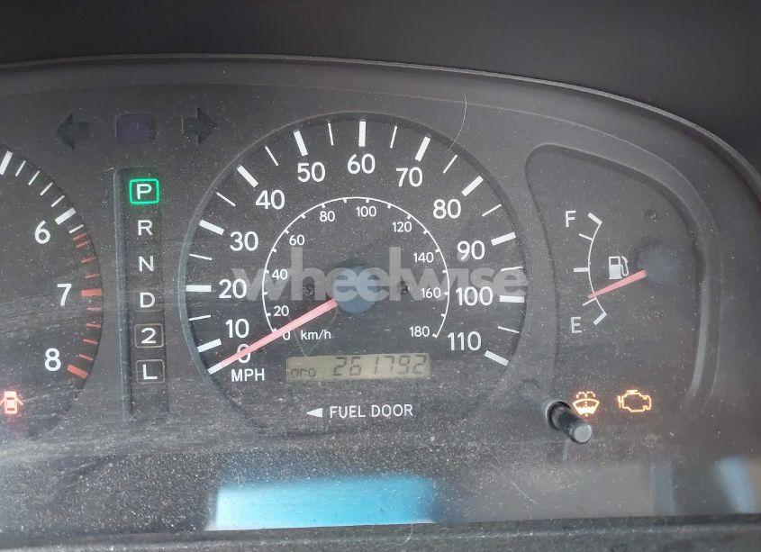 Photo 7 of 1999 Toyota Sienna LE/XLE (VIN 4T3ZF13C2XU118641)