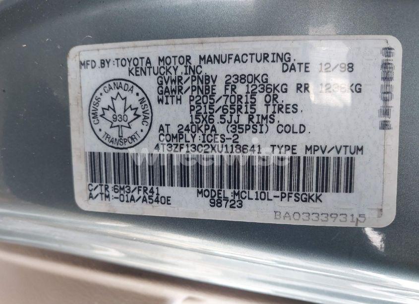 Photo 9 of 1999 Toyota Sienna LE/XLE (VIN 4T3ZF13C2XU118641)