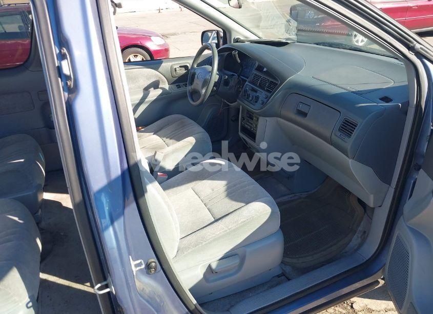 Photo 5 of 1999 Toyota Sienna LE (VIN 4T3ZF13C2XU126738)