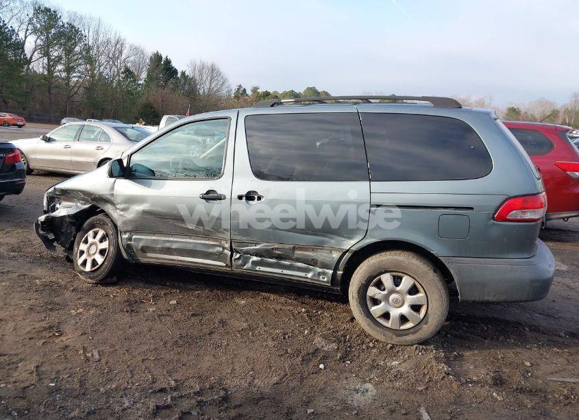 Photo 14 of 1999 Toyota Sienna LE (VIN 4T3ZF13C2XU129364)