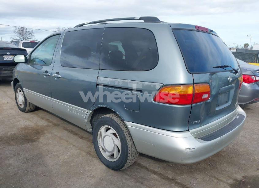 Photo 3 of 1999 Toyota Sienna XLE (VIN 4T3ZF13C2XU136847)