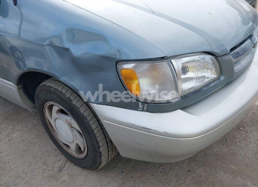 Photo 6 of 1999 Toyota Sienna XLE (VIN 4T3ZF13C2XU136847)