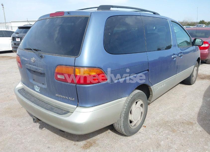 Photo 4 of 1999 Toyota Sienna XLE (VIN 4T3ZF13C2XU147508)