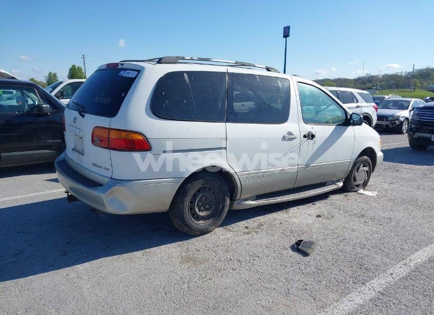 Photo 4 of 2000 Toyota Sienna XLE (VIN 4T3ZF13C2YU171440)
