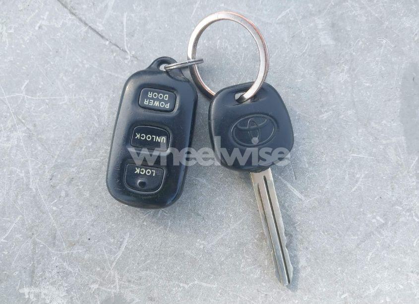 Photo 11 of 2000 Toyota Sienna XLE (VIN 4T3ZF13C2YU207708)