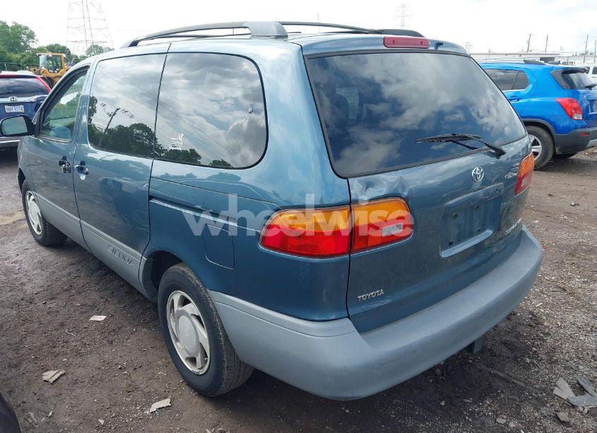 Photo 3 of 2000 Toyota Sienna LE/XLE (VIN 4T3ZF13C2YU215548)