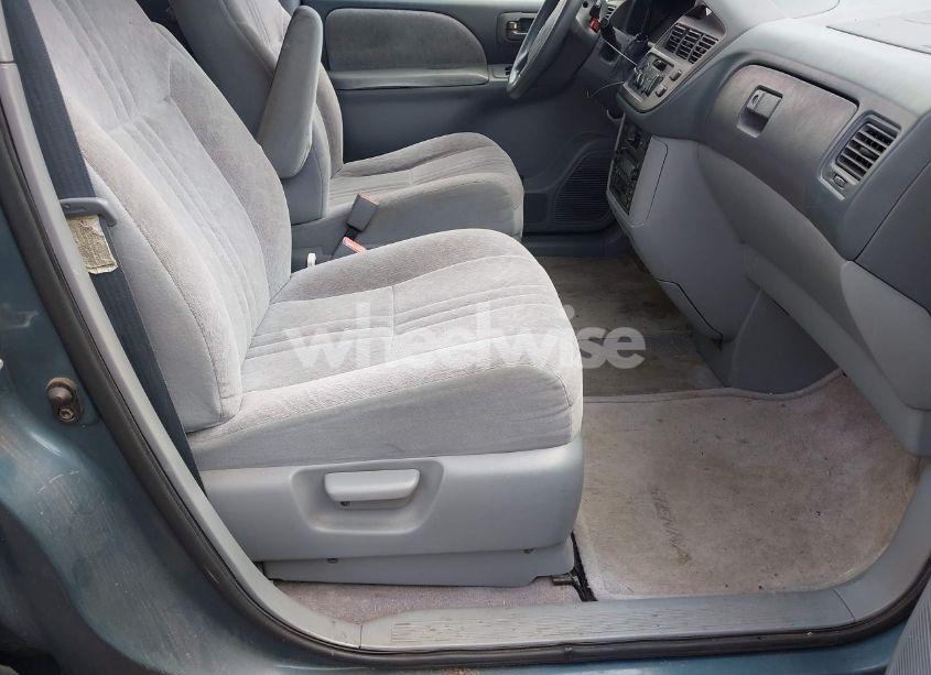 Photo 5 of 2000 Toyota Sienna LE/XLE (VIN 4T3ZF13C2YU215548)