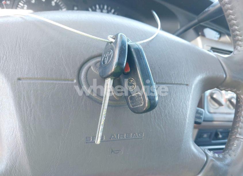 Photo 11 of 2000 Toyota Sienna XLE (VIN 4T3ZF13C2YU268945)