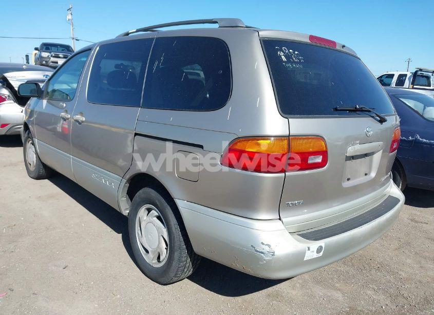 Photo 3 of 2000 Toyota Sienna XLE (VIN 4T3ZF13C2YU268945)