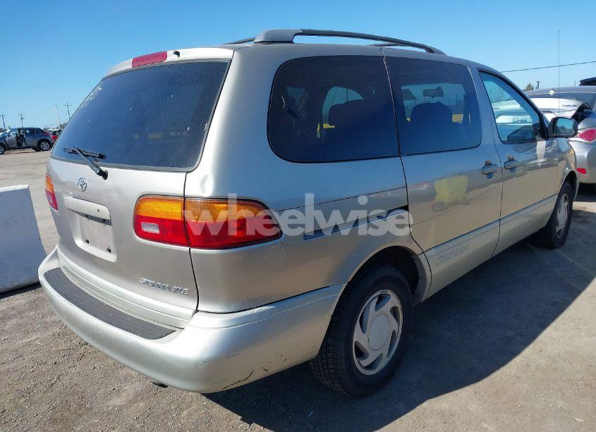 Photo 4 of 2000 Toyota Sienna XLE (VIN 4T3ZF13C2YU268945)